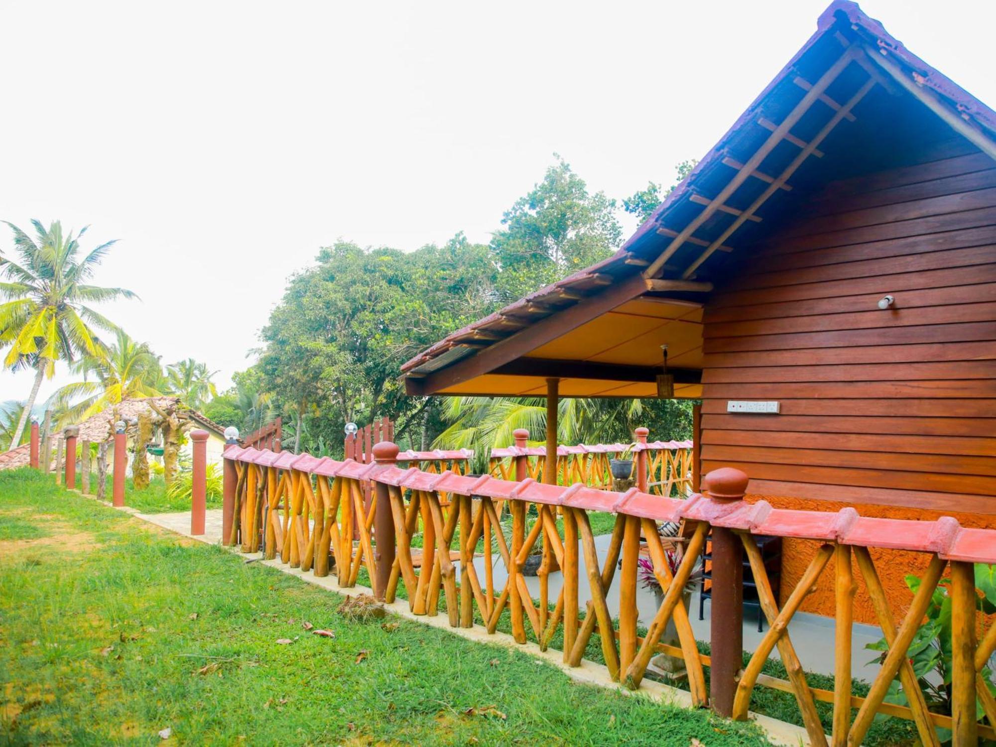 Villa Blue Ocean Tree House Hiriketiya à Dikwella Extérieur photo