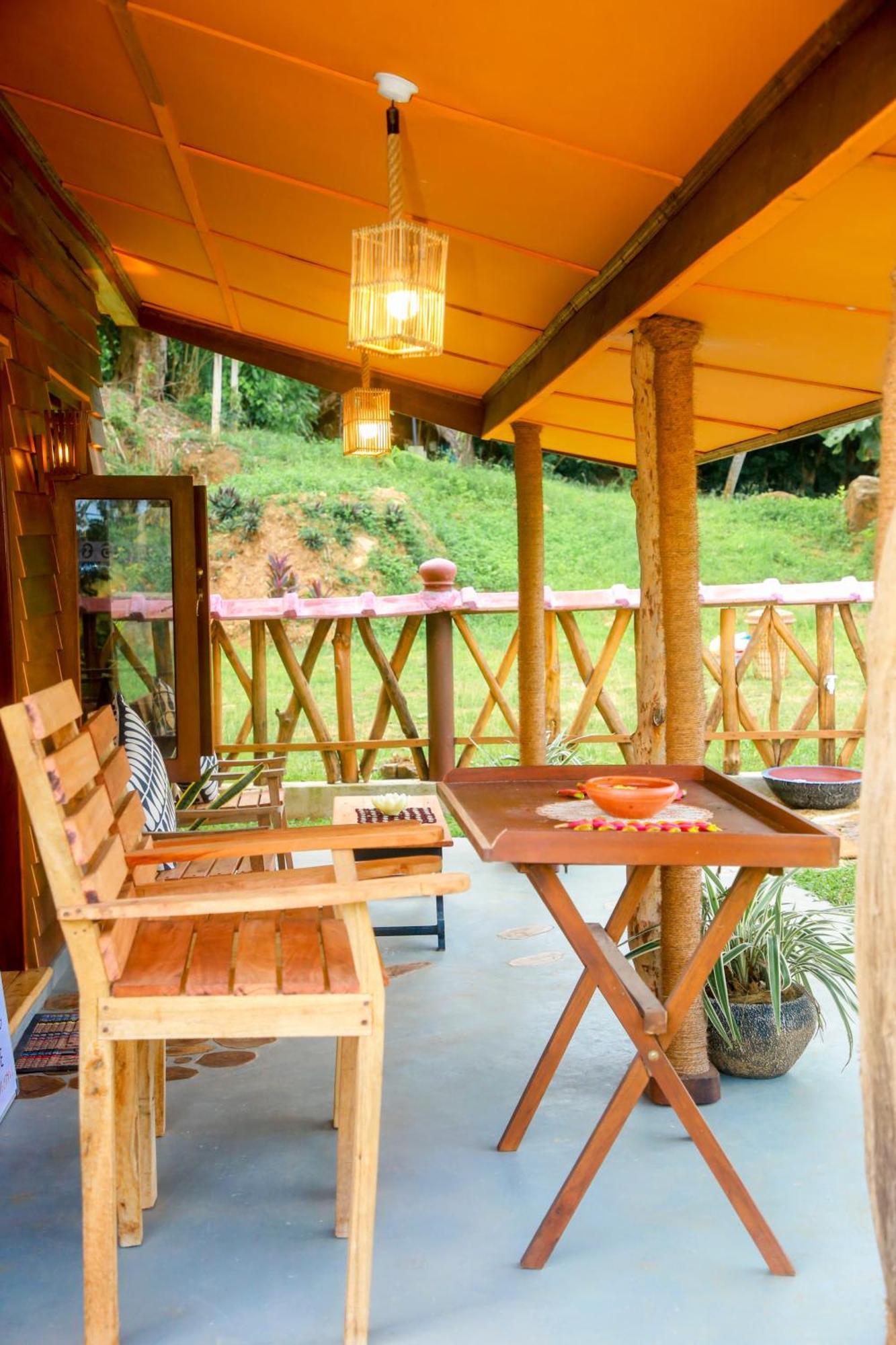 Villa Blue Ocean Tree House Hiriketiya à Dikwella Extérieur photo