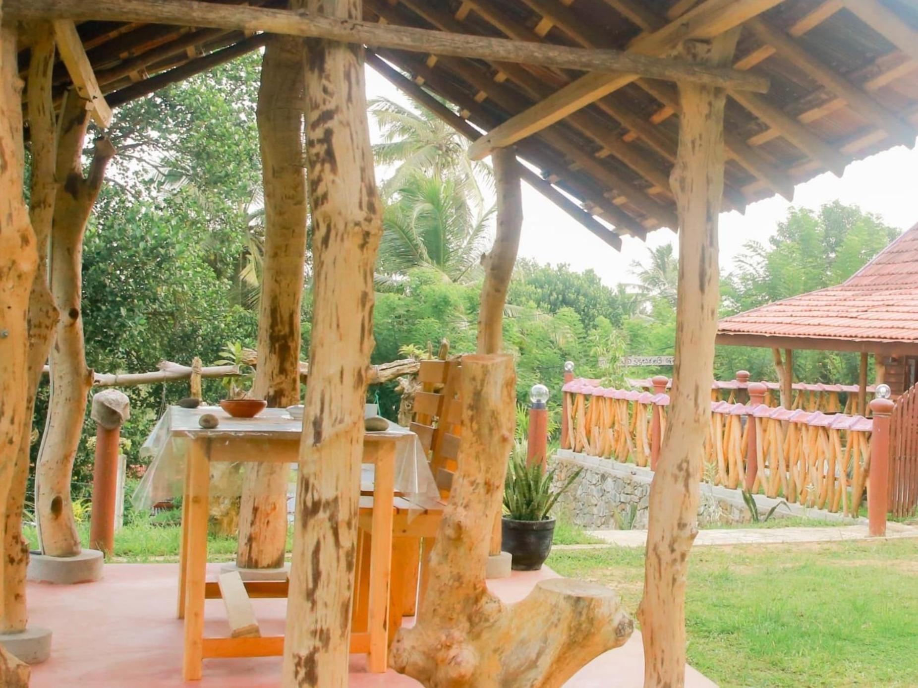 Villa Blue Ocean Tree House Hiriketiya à Dikwella Extérieur photo