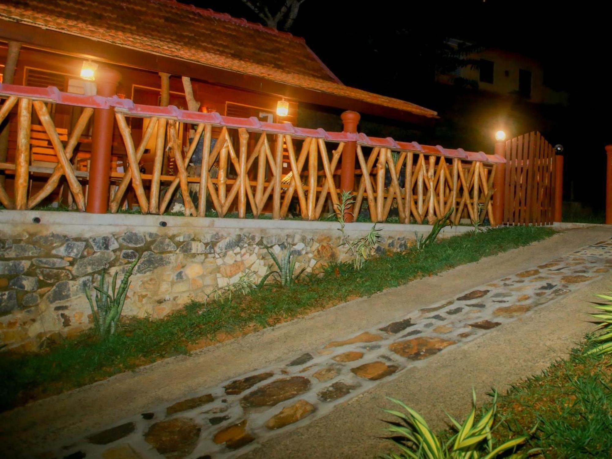 Villa Blue Ocean Tree House Hiriketiya à Dikwella Extérieur photo
