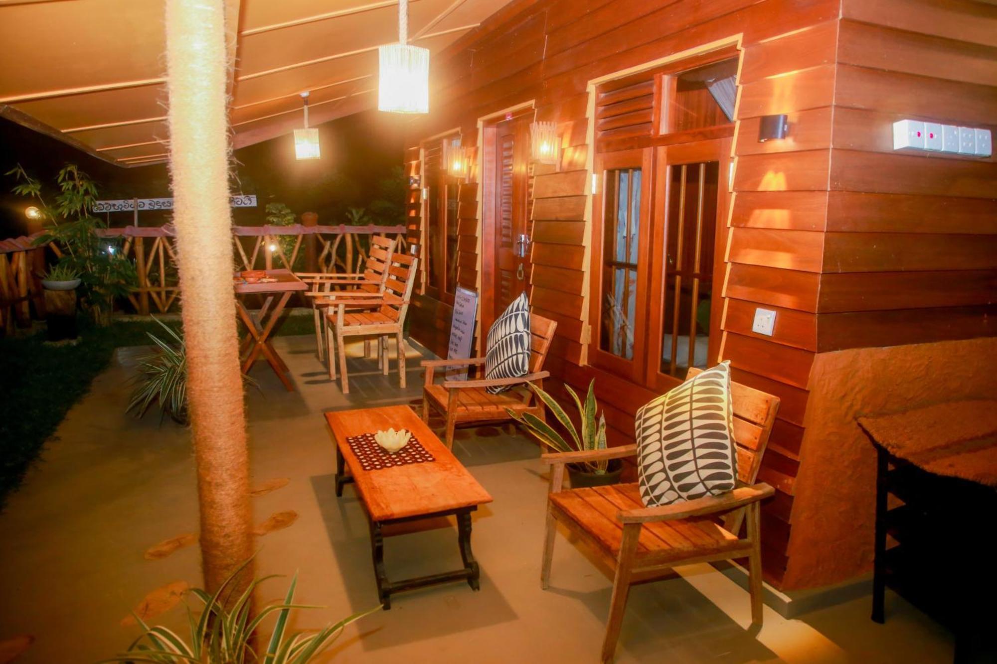 Villa Blue Ocean Tree House Hiriketiya à Dikwella Extérieur photo